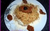 Spaghetti tapenade pesto tomates