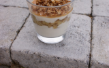 Verrine Faisselle-banane-caramel et flocons d'avoine grillés