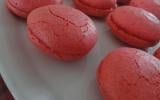 Macarons craquelés au foie gras et chutney d'oignons rouges au miel