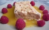 Nougat glacé et coulis d'abricot