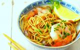 Bouillon asiatique de nouilles chinoises aux crevettes