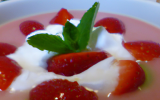 Soupe de fraises Andros meringuée