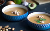 Soupe mexicaine de poulet aux amandes ou aux noix