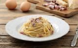 Les pâtes carbonara avec ou sans la crème ?