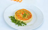 Changer de la tarte à la tomate : voici notre tartelette courgette-surimi, parfaite pour l’entrée !