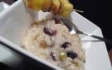 Risotto au lait de coco, raisins, canneberges et gingembre