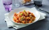 Fusilli au pesto rustico légumes méditéranéens et au scamorza fumée