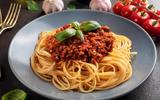 Connaissez-vous les makaronia me kima, la délicieuse version grecque des spaghettis à la bolognaise ?