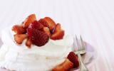 La pavlova : histoire et recette d’un dessert léger comme un tutu