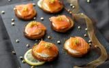 10 recettes au saumon fumé faciles mais festives pour le menu de fêtes