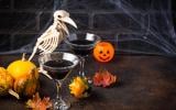 Comment préparer “un spritz noir”, le cocktail parfait pour la soirée d’Halloween ?