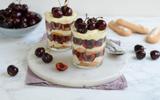 C’est la pleine saison des cerises, voici notre tiramisu rapide et irrésistible à tester d’urgence
