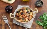 C’est un classique en Italie : voici notre recette de spaghetti alla puttanesca, un délice simple à réaliser avec des ingrédients que vous avez chez vous