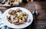 Spaghetti alle vongole : pourquoi ce plat emblématique est en danger de disparition en Italie ?