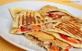 Quesadillas aux sardines, tomates et mozzarella