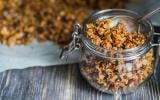 Cette diététicienne vous partage sa recette pour faire un granola réduit en sucres