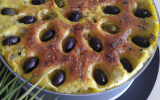 Cake aux asperges et olives