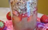 Verrine crumblelisée rhubarbe et fraise