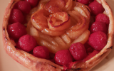 Tarte tatin aux pommes et framboises