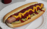 Hot-dog au ketchup amora