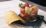 Soupe fraises rhubarbe et tuiles au thym