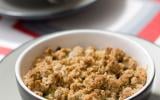 Crumble aux noisettes, poireaux et morbier