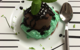 Petite glace à la menthe et mousse au chocolat noir