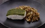 Cabillaud Skrei de Norvège en croûte d'herbes, risotto d'épeautre et girolles