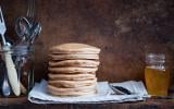 Pancakes aux farines de sarrasin, pois chiches et noix de coco