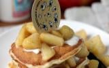 Pancakes au Yaourt Brassé Vanille Les 2 Vaches et pommes caramélisées