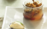 Crumble de figues et de poires et sa glace à la verveine, au Pur brebis Pyrénées