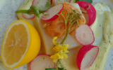 Sandre vapeur, beurre de roses, petits légumes primeurs confit au citron