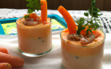 Verrine mousse au lait de crevettes sur  lit de carottes au cumin