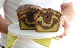 Ce cake marbré chocolat et pistache va détrôner la version classique pour le goûter des enfants !