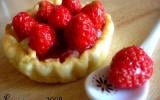 Tartelettes aux fraises et à la semoule à la rose