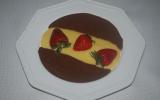 Duo de chocolat sur sa mousseline de fraises