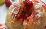 Pastilla fraises, framboises, amandes et miel, parfumée à l'eau de rose et à la bouckha