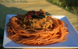 Nid de spaghetti quinoa et tomates au pesto de légumes grillés pour une petite balade en Italie.