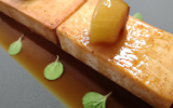 Carré feuilleté de foie gras sur lit sucré