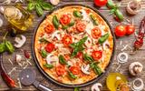 "Vous allez critiquer mais c’est super bon” : testez cette recette de la flemme pour des pizzas prêtes en 10 minutes seulement !