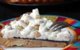 Gâteau façon tarte poire, gelée de vin et mousse de roquefort