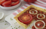 Tarte à l'oignon et à la tomate