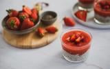 Pudding de chia au lait de coco et à la fraise