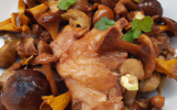 Chapon aux marrons et aux girolles