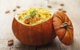 Risotto d'automne dans un potiron : comment réaliser cette recette savoureuse idéale pour le mois de novembre ?