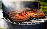 Faut-il piquer les saucisses avant de les griller ? Un champion de France du barbecue tranche !