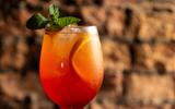 Ce cocktail à base de prosecco se prépare avec seulement 2 ingrédients et rafraîchit dès la première gorgée