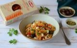 Fusilli de lentilles corail au thon, olives de Kalamata, feta et aux tomates fraîches