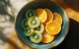 Ni orange, ni kiwi : ce fruit d’hiver que l’on peut cueillir facilement est une excellente source de vitamine C