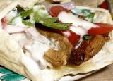 Sandwich au chawarma roulé dans son pain libanais cuit à la plancha